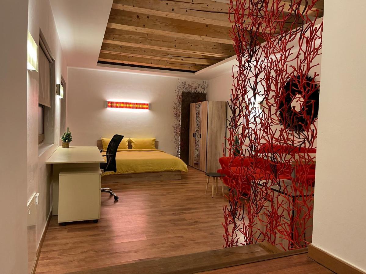 New Workspace Studio Savoya9 Self Check In Old City Center Timisoara Exterior foto
