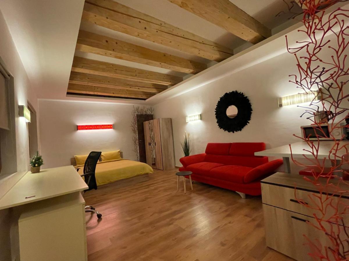 New Workspace Studio Savoya9 Self Check In Old City Center Timisoara Exterior foto