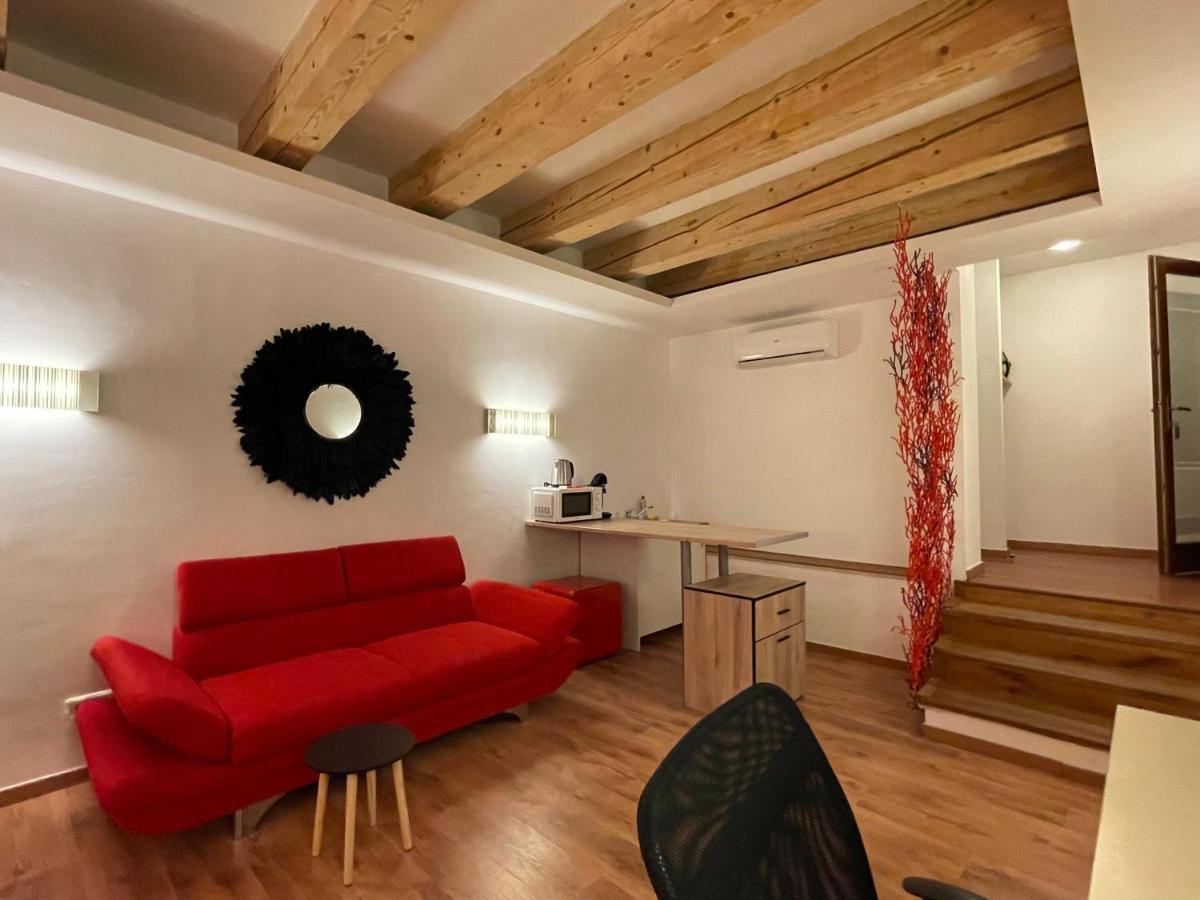 New Workspace Studio Savoya9 Self Check In Old City Center Timisoara Exterior foto