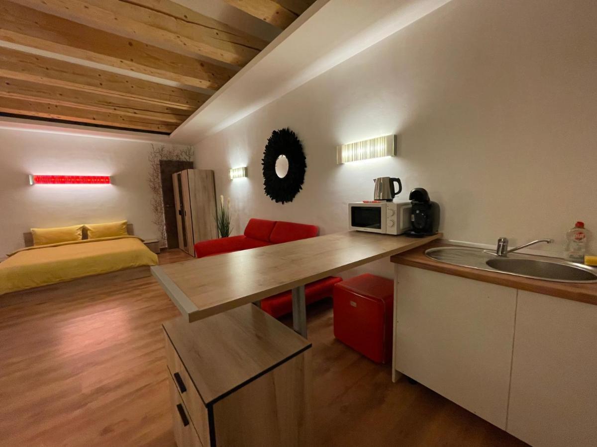New Workspace Studio Savoya9 Self Check In Old City Center Timisoara Exterior foto